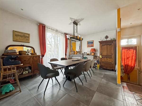 Maison de Prestige à Vendre à Rosny-sous-Bois