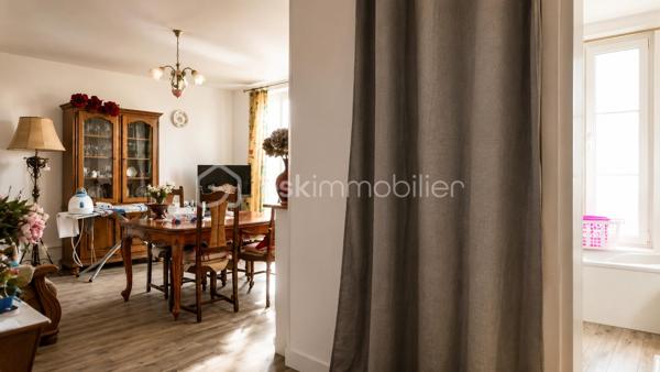 💼 Investissez dans un bien de caractère offrant une rentabilité immédiate !
     APPARTEMENT DE 58 m² | 108 000 €
Au cœur du centre historique de Louviers, découvrez cet appartement de 58 m², situé au 1er étage d'un immeuble classé Monument Historique. Vendu loué 650 € charges comprises par mois, il représente une opportunité idéale pour développer votre patrimoine avec un locataire déjà en place.

Vous apprécierez son séjour lumineux de 20 m², sa cuisine indépendante, sa grande chambre avec placard, son entrée avec rangement, sa salle de bains et son wc.

En bon état général, l'appartement bénéficie de fenêtres PVC double vitrage, d'un chauffage électrique individuel et d'un emplacement privilégié, à quelques pas des commerces, des écoles et de toutes les commodités.
✨ Les atouts qui font la différence

🏛 Immeuble classé Monument Historique
💰 Appartement vendu loué 650 €/mois (charges comprises)
📍 Hyper-centre de Louviers
📐 58 m² habitables
🛋 Séjour de 20 m²
🛏 Grande chambre avec placard
✅ Bon état général – aucun gros travaux à prévoir

Un investissement clé en main, alliant le charme de l'ancien, un emplacement recherché et des revenus locatifs immédiats.

📞Pour visiter N’hésitez pas à me contacter 06 83 30 17 01
Prix du bien : 108 000,00 €
Les honoraires d'agence sont à la charge du vendeur.