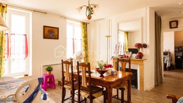 💼 Investissez dans un bien de caractère offrant une rentabilité immédiate !
     APPARTEMENT DE 58 m² | 108 000 €
Au cœur du centre historique de Louviers, découvrez cet appartement de 58 m², situé au 1er étage d'un immeuble classé Monument Historique. Vendu loué 650 € charges comprises par mois, il représente une opportunité idéale pour développer votre patrimoine avec un locataire déjà en place.

Vous apprécierez son séjour lumineux de 20 m², sa cuisine indépendante, sa grande chambre avec placard, son entrée avec rangement, sa salle de bains et son wc.

En bon état général, l'appartement bénéficie de fenêtres PVC double vitrage, d'un chauffage électrique individuel et d'un emplacement privilégié, à quelques pas des commerces, des écoles et de toutes les commodités.
✨ Les atouts qui font la différence

🏛 Immeuble classé Monument Historique
💰 Appartement vendu loué 650 €/mois (charges comprises)
📍 Hyper-centre de Louviers
📐 58 m² habitables
🛋 Séjour de 20 m²
🛏 Grande chambre avec placard
✅ Bon état général – aucun gros travaux à prévoir

Un investissement clé en main, alliant le charme de l'ancien, un emplacement recherché et des revenus locatifs immédiats.

📞Pour visiter N’hésitez pas à me contacter 06 83 30 17 01
Prix du bien : 108 000,00 €
Les honoraires d'agence sont à la charge du vendeur.