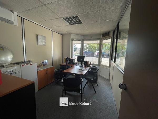 Bureaux à louer à Dardilly en RDC avec accès indépendant