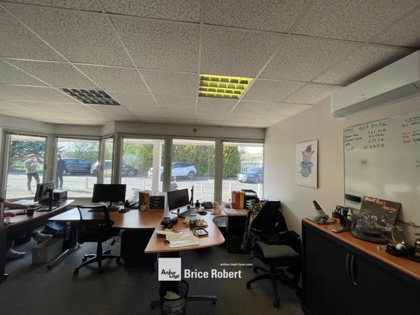 Bureaux à louer à Dardilly en RDC avec accès indépendant