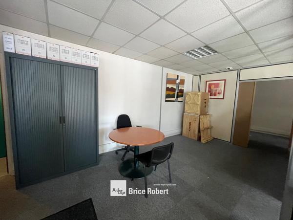 Bureaux à louer à Dardilly en RDC avec accès indépendant