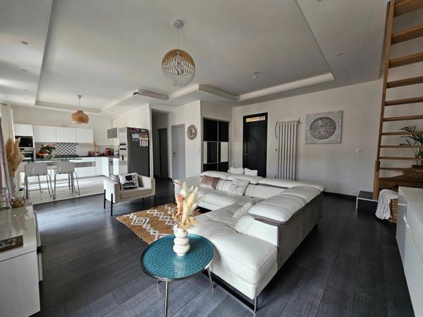 Appartement à vendre    6 pièces • 137 m2 Saint-Étienne