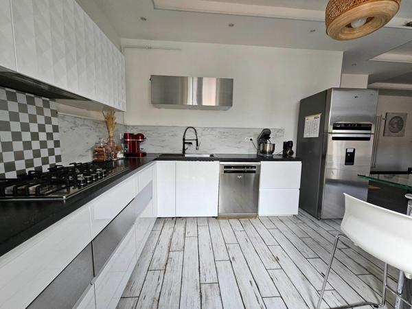 Appartement à vendre    6 pièces • 137 m2 Saint-Étienne