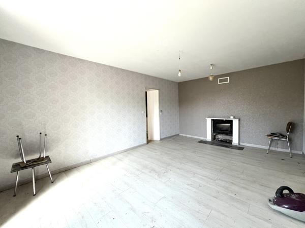 Maison
                                                                                                                                                                                                                                                                                                                        7 pièce(s)                                                                                                                                                                                                          3 chambre(s)                                                                                                                                                                                                          140  m²