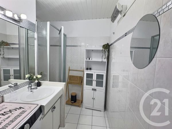 Appartement T2 à vendre  2 pièces - 52,35 m2 FREJUS - 83