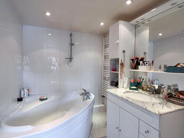 Appartement Angers/Ralliement Hyper Centre de 7 pièces de 211m², 4 Chambres, cave.