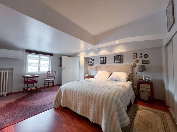 Appartement Angers/Ralliement Hyper Centre de 7 pièces de 211m², 4 Chambres, cave.