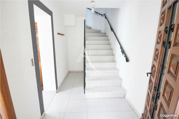 À VENDRE IDEAL INVESTISSEUR LOCATIF VILLA 3 FACES DE 270 M² SUR TERRAIN DE 390 M²