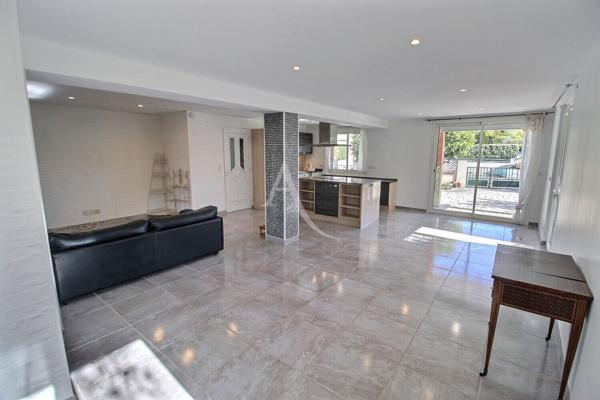 À VENDRE IDEAL INVESTISSEUR LOCATIF VILLA 3 FACES DE 270 M² SUR TERRAIN DE 390 M²