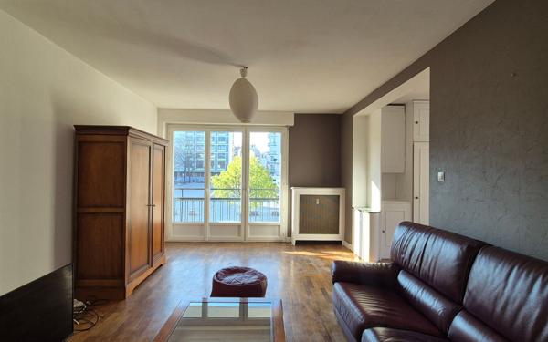 Appartement à vendre    3 pièces • 61,95 m2 Saint-Étienne