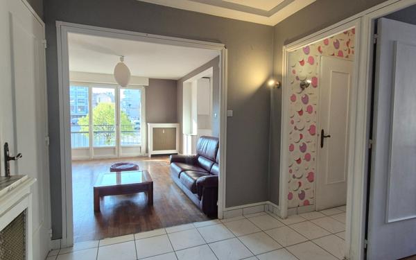 Appartement à vendre    3 pièces • 61,95 m2 Saint-Étienne