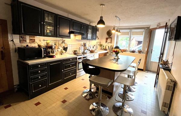 À vendre --  Maison de village 95 m² avec terrasse et garage -- Genod (39240)