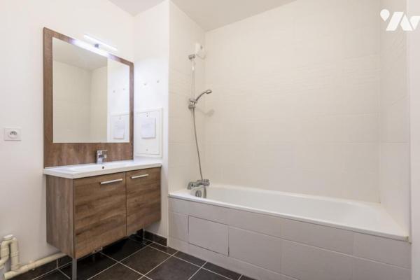 Bagnolet - Appartement T2/T3 avec loggia + Parking - Calme et verdoyant