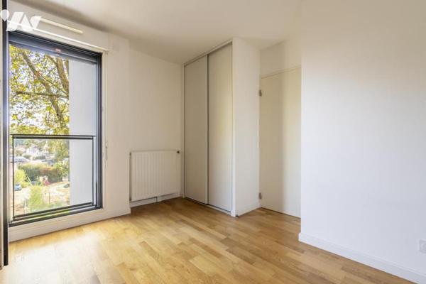 Bagnolet - Appartement T2/T3 avec loggia + Parking - Calme et verdoyant