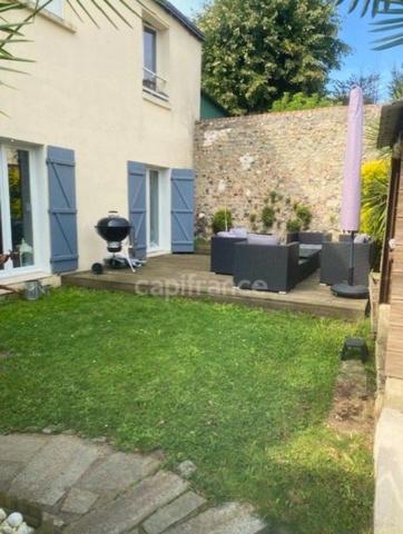 *Centre-ville de Montivilliers* Loft T3 de 73,6 m² avec jardin et stationnement