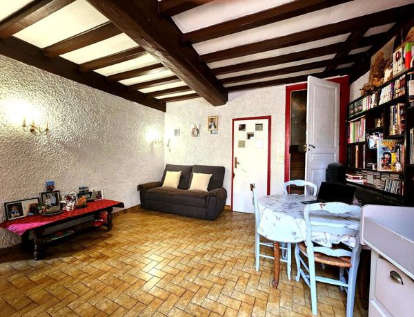 Maison de ville avec extérieur cosy, à l’abri des regards