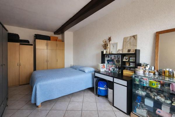 Maison de ville avec extérieur cosy, à l’abri des regards