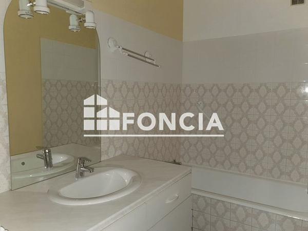 Location Appartement 4 pièces 86.8 m² - 10 A 16 AVENUE JEAN MOULIN Bourg Les Valence 26500