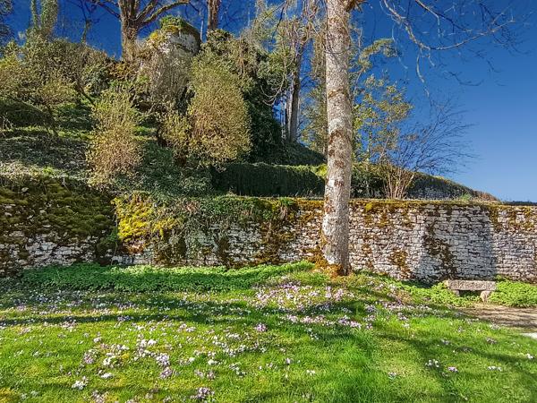 Aignay-le-Duc (21510) Maison sur sous-sol de 140 m² SUR 2700 m² de terrain Aignay-le-Duc 21510