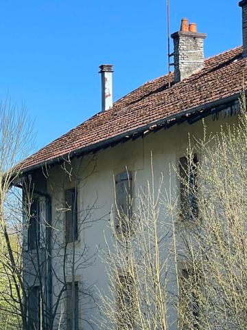 IMMEUBLE A RENOVER COMPLETEMENT