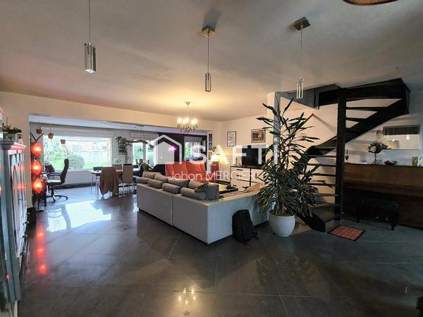 Maison familiale clé en main à Petite-Forêt : confort, luminosité et espaces extérieurs pour une qualité de vie au quotidien.