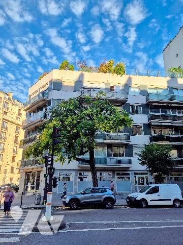 PARIS XVIIe – WAGRAM – BEL APPARTEMENT FAMILIAL TRAVERSANT DE 152 m² – BALCON – 3/4 CHAMBRES