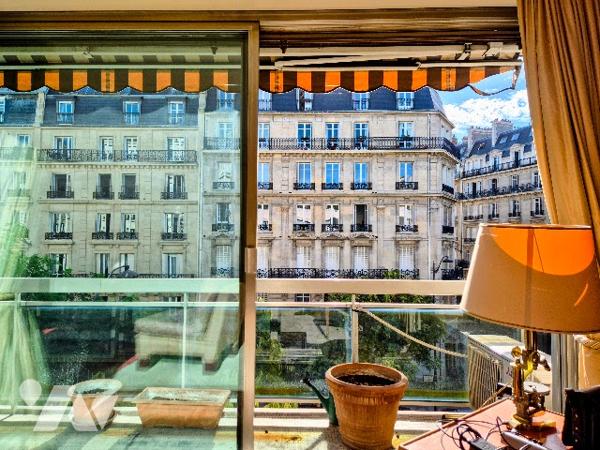 PARIS XVIIe – WAGRAM – BEL APPARTEMENT FAMILIAL TRAVERSANT DE 152 m² – BALCON – 3/4 CHAMBRES