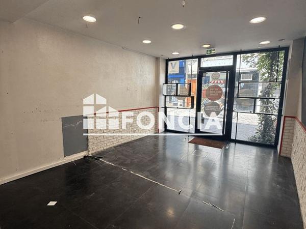 Location Local commercial 2 pièces 49.38 m² - 30 RUE RENE POUTEAU Melun 77000
