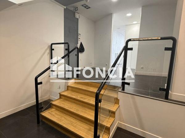 Location Local commercial 2 pièces 49.38 m² - 30 RUE RENE POUTEAU Melun 77000