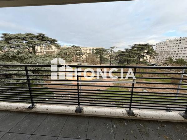 Location Appartement 3 pièces 60.75 m² - 62 BIS RUE LEON BLUM Villeurbanne 69100