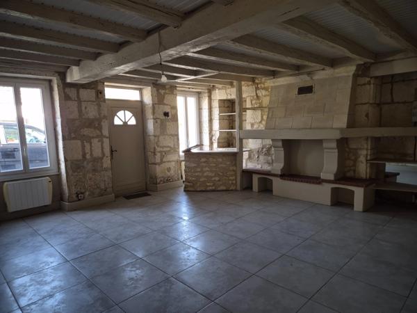 Ensemble immobilier, 2 maisons, un grand hangar, un garage, gros oeuvre en bon état