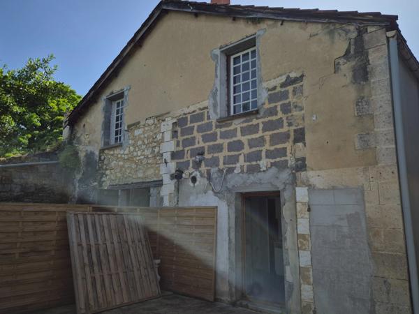 Ensemble immobilier, 2 maisons, un grand hangar, un garage, gros oeuvre en bon état