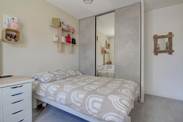 Villa récente 100 m2 - Piscine - Terrasse - Dépendances