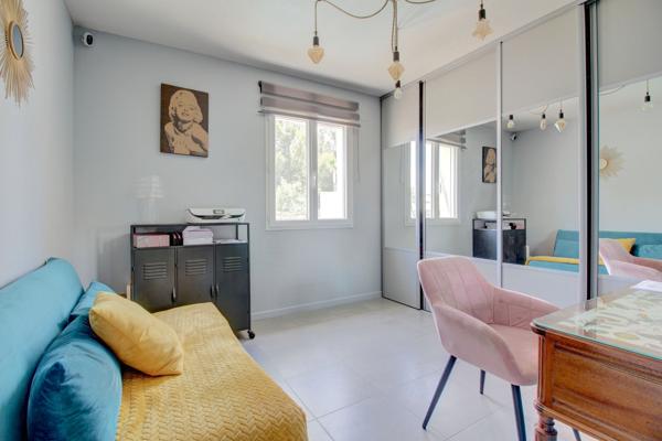 Villa récente 100 m2 - Piscine - Terrasse - Dépendances