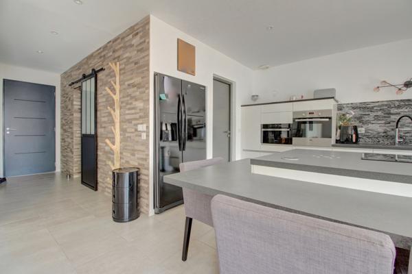 Villa récente 100 m2 - Piscine - Terrasse - Dépendances