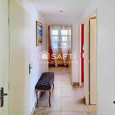 Appartement 4 pièces à Grimaud, à deux pas du village