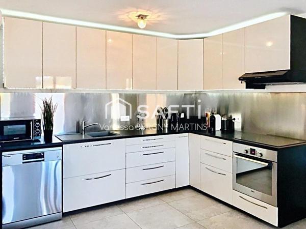 Appartement 4 pièces à Grimaud, à deux pas du village