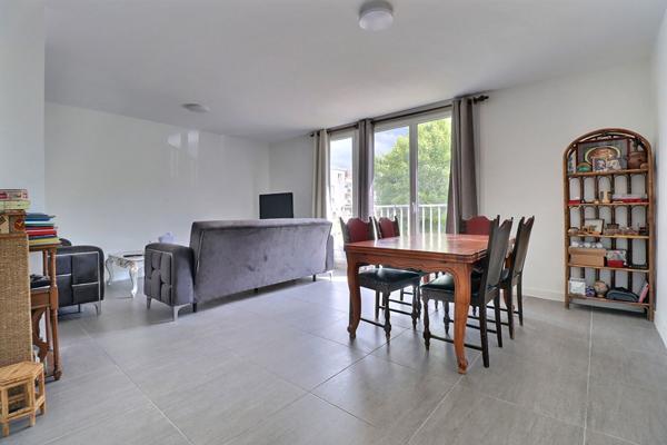Appartement Aubervilliers 3 pièce(s) 61.66 m2