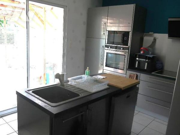 Secteur Ouest - Dans impasse, PAVILLON de 2000, env. 117m2 hab., en très bon état, comprenant :...