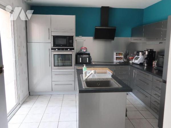 Secteur Ouest - Dans impasse, PAVILLON de 2000, env. 117m2 hab., en très bon état, comprenant :...