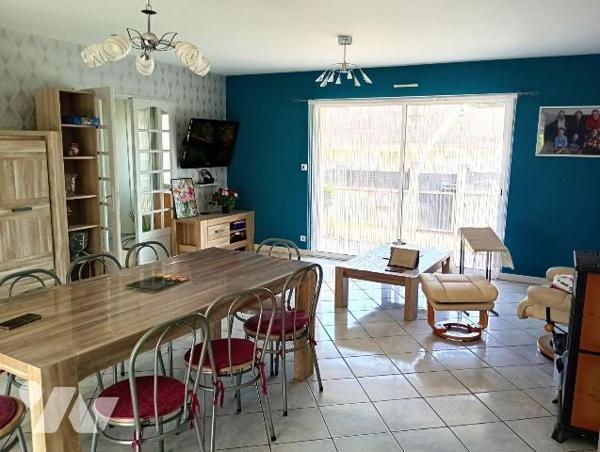 Secteur Ouest - Dans impasse, PAVILLON de 2000, env. 117m2 hab., en très bon état, comprenant :...