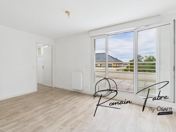 Appartement très lumineux, moderne avec garage privée