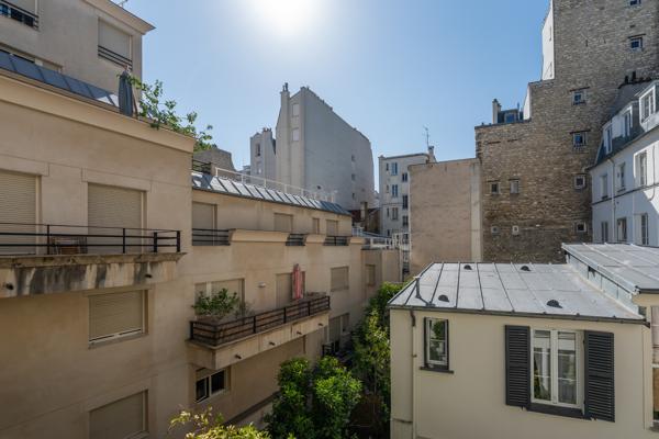 LA CAMPAGNE AU COEUR DE PARIS 15 - MAISON FAMILIALE DE 4 CHAMBRES AVEC JARDIN