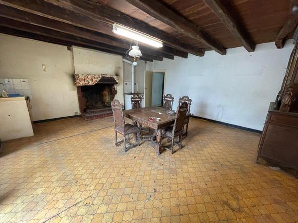 Bâtisse en pierre à rénover - 3 pièces - 74 m² - SAFFRE