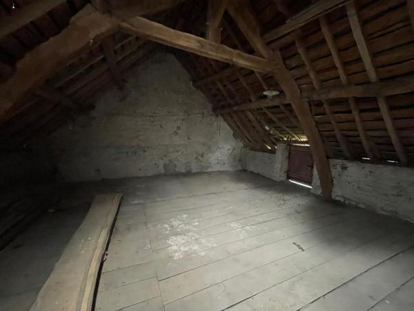 Bâtisse en pierre à rénover - 3 pièces - 74 m² - SAFFRE