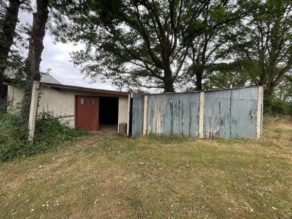 Bâtisse en pierre à rénover - 3 pièces - 74 m² - SAFFRE