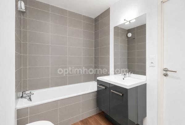 ESSEY LES NANCY (54) - APPARTEMENT 2 PIECES - DERNIER ÉTAGE AVEC ASCENSEUR - CAVE - PARKING - CALME ABSOLU