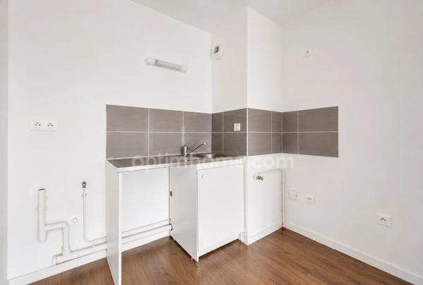 ESSEY LES NANCY (54) - APPARTEMENT 2 PIECES - DERNIER ÉTAGE AVEC ASCENSEUR - CAVE - PARKING - CALME ABSOLU