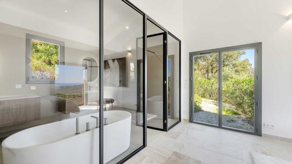 Vente Villa de luxe Grimaud 8 Pièces 360 m²